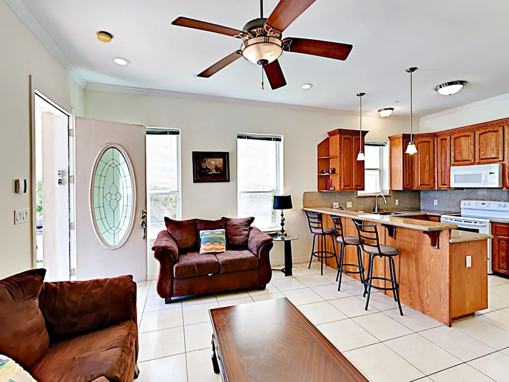 East Lantana Unit 9 - 2 Br Condo
