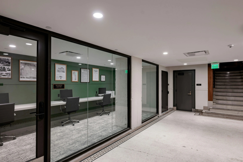 Hotel Fort Des Moines, Curio Collection By Hilton