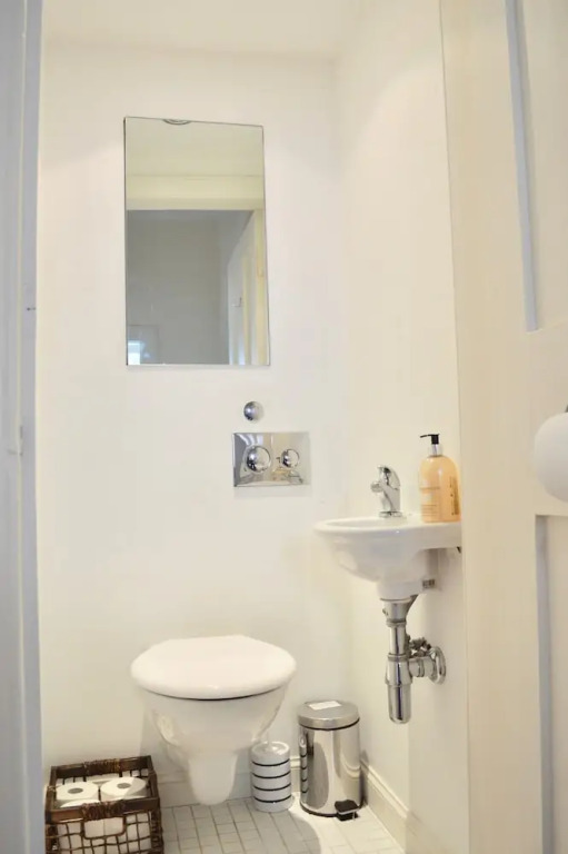 Stylish 2 Bedroom Apartment In Great Location
