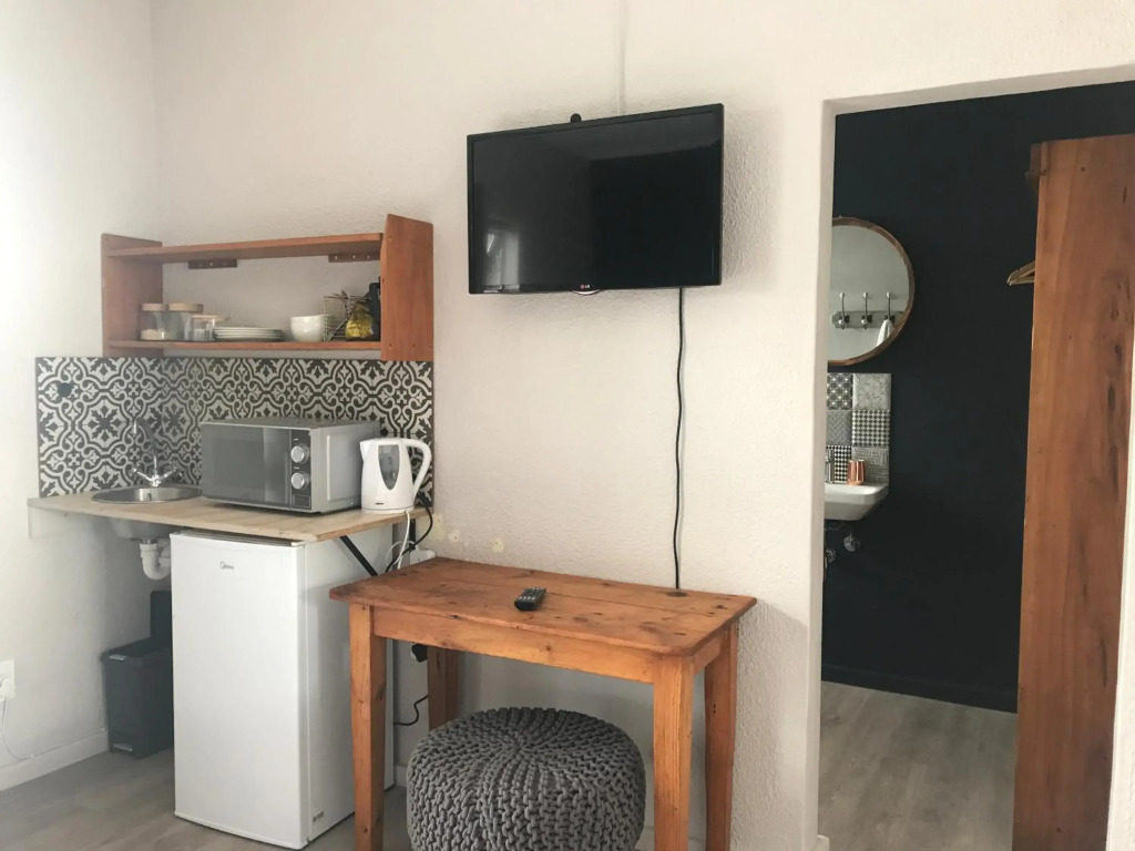 Olive tree private rooms in Stellenbosch- No Load Shedding