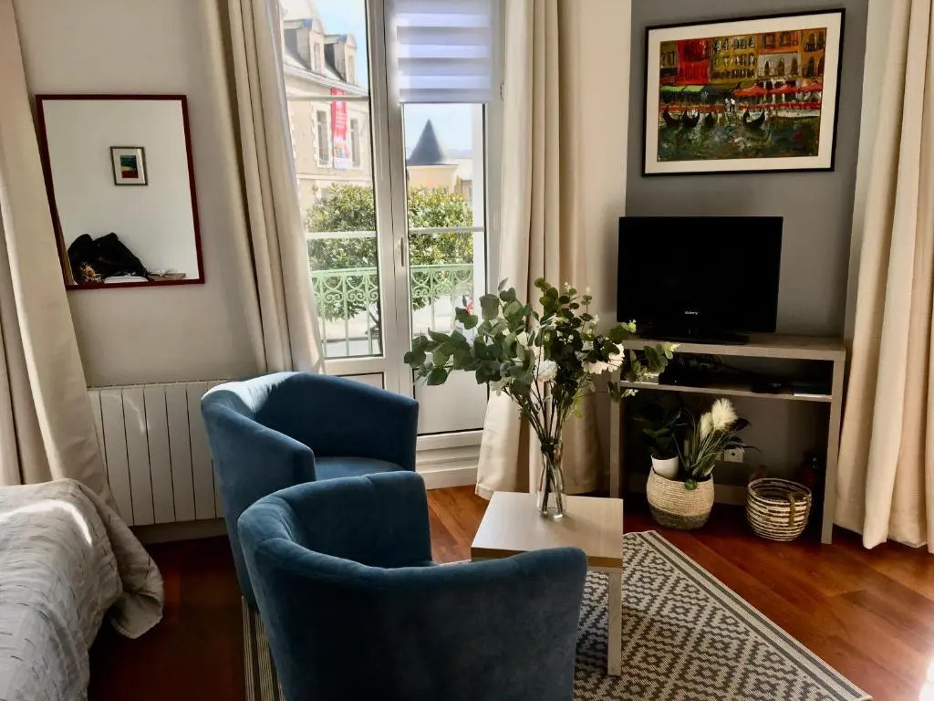 Studio Balcon De La Place