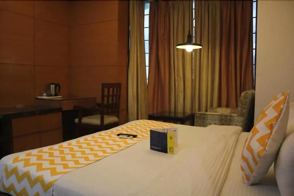 Fabhotel Lm Residency DLF Phase 2