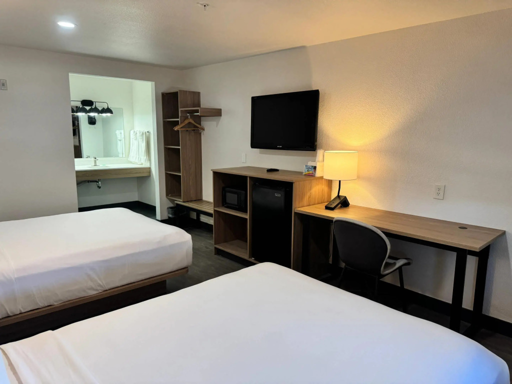 Rodeway Inn & Suites Rancho Mirage - Palm Desert Area