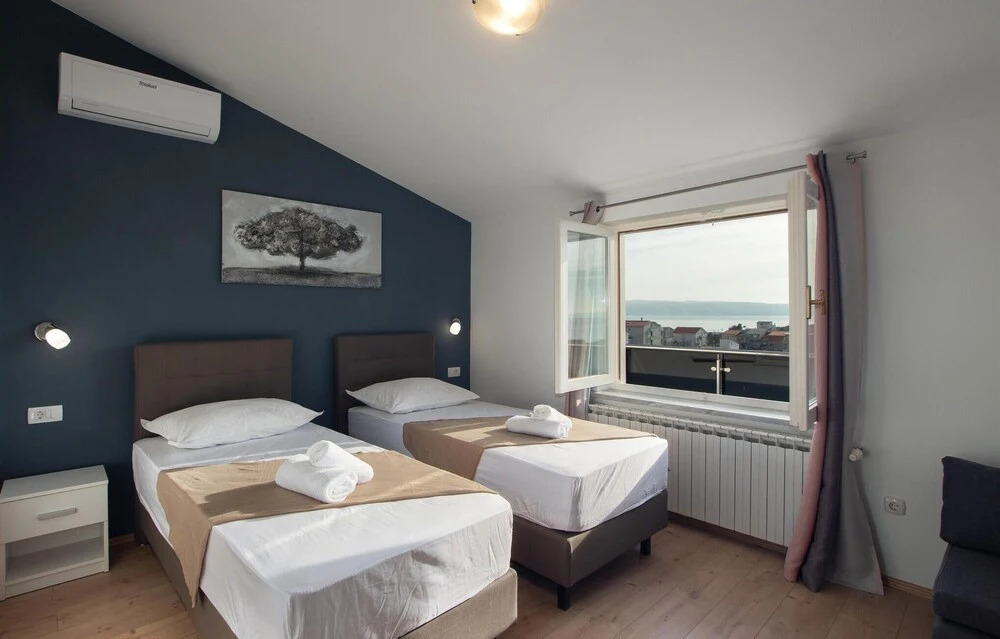 Nice Home in Podstrana With Wifi and 2 Bedrooms