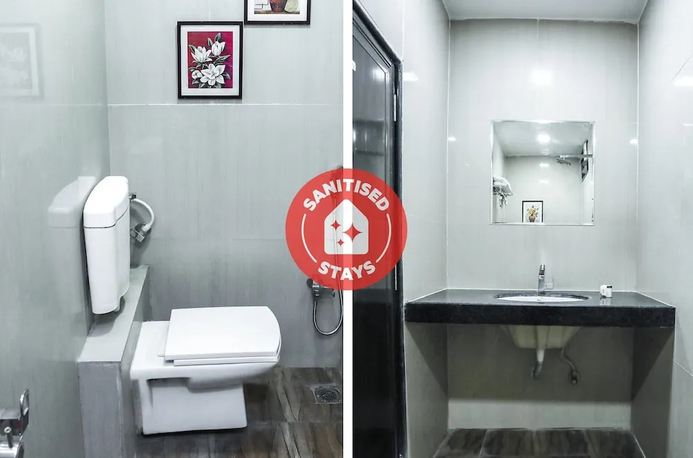 OYO 2681 Hotel Madhuram palace