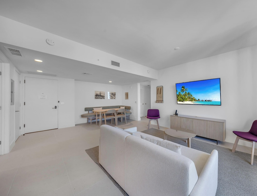 2-BD Condo in - Skyline & Ocean Views