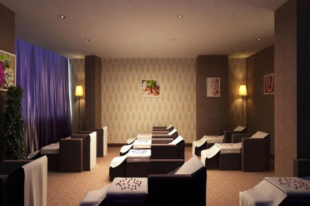 Eden Garden Hotel