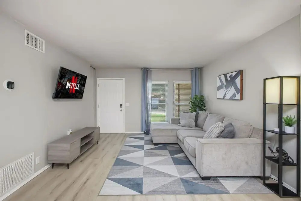 Cozy 3BR Home Family-friendly Near Attractions