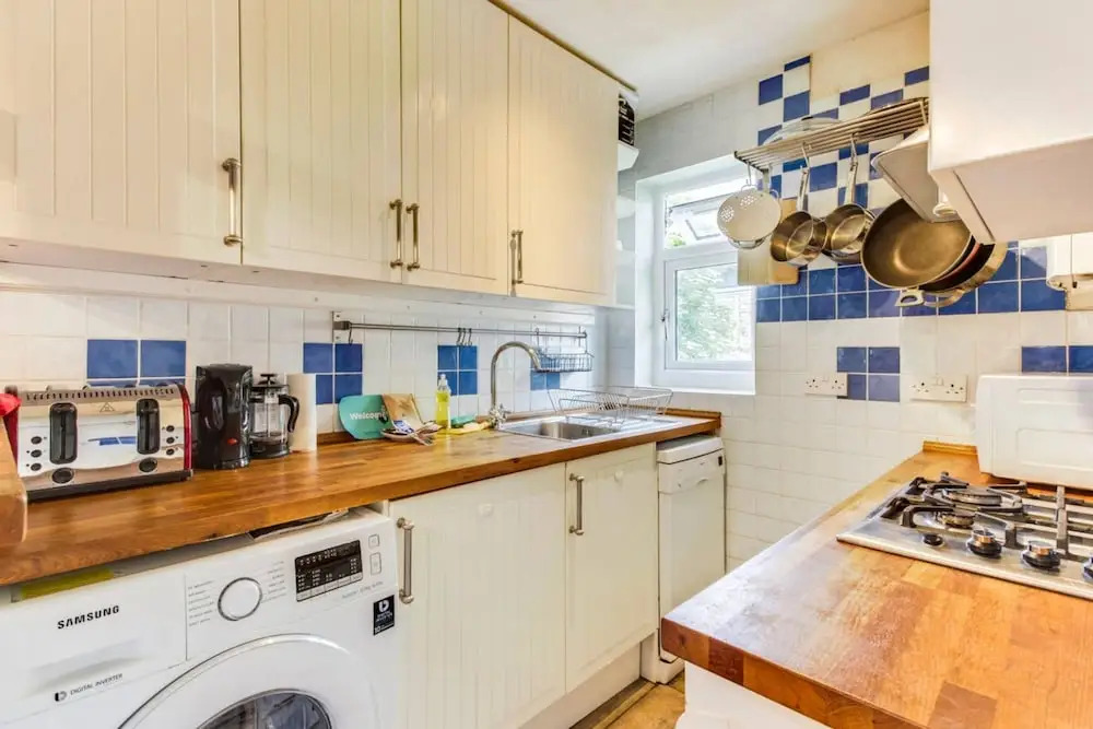 Cosy, Quirky 3 Bed Home In Queen's Park