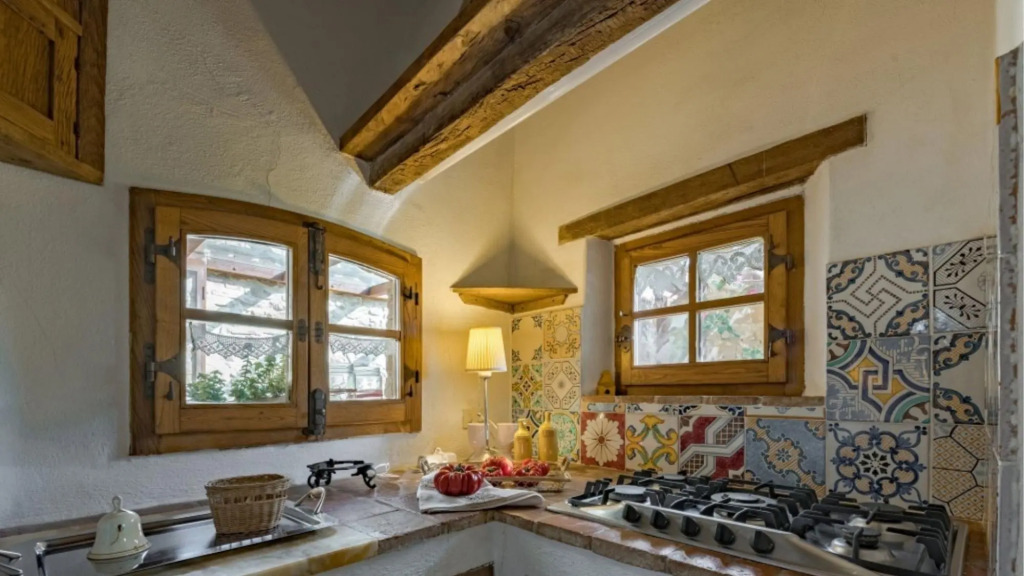 Beautiful Luxury Independent Villa With 13 Sleeps -prugnolo