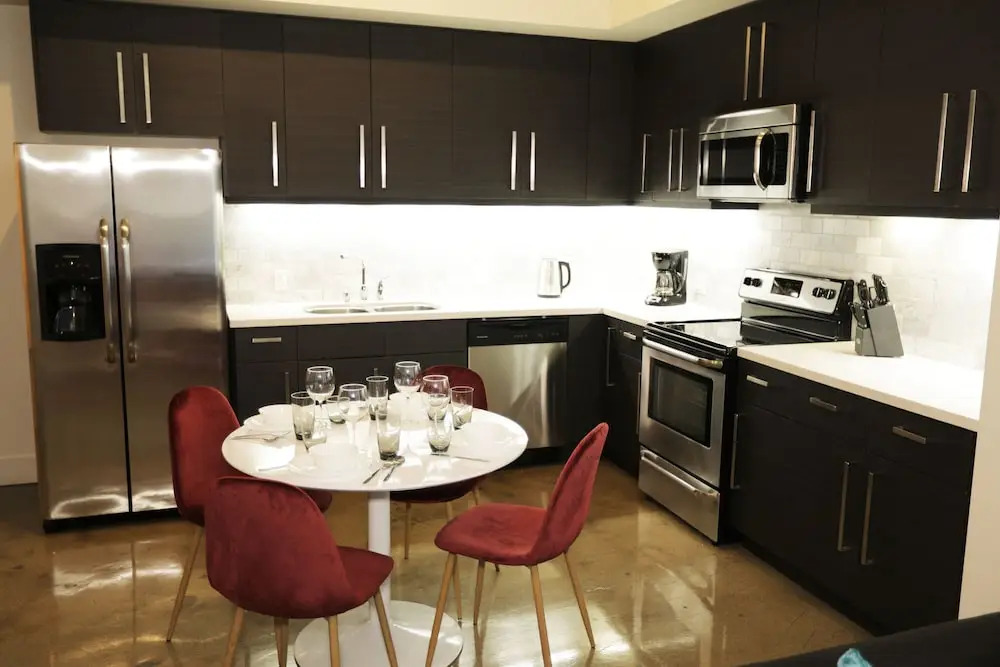 Downtown Lofty Suites