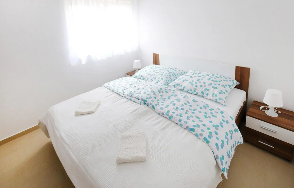 Beautiful Apartment in Sukosan With Wifi and 2 Bedrooms