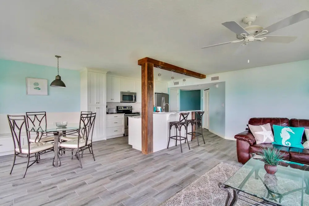 Land's End 401 Building 7 TOP Floor/corner Unit/beachfront
