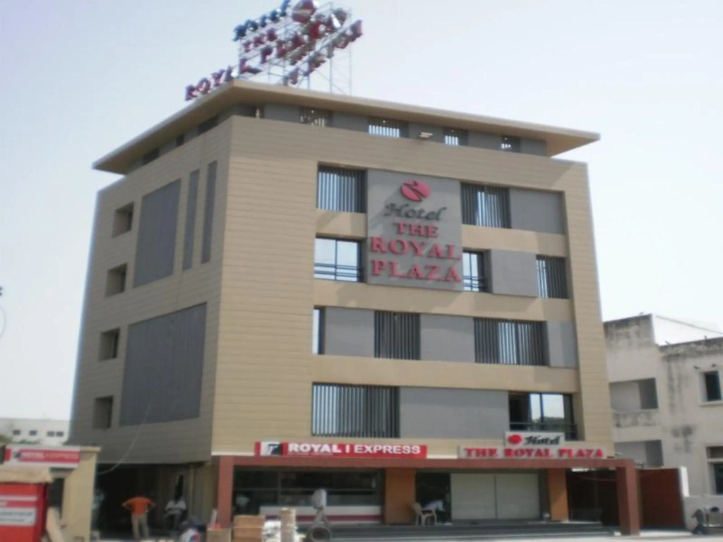 Hotel The Royal Plaza