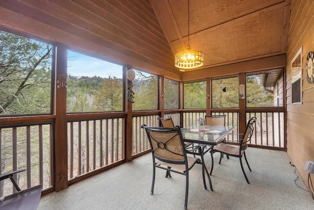Creekside - 2 BDR Resort Cabin in Epic Location!
