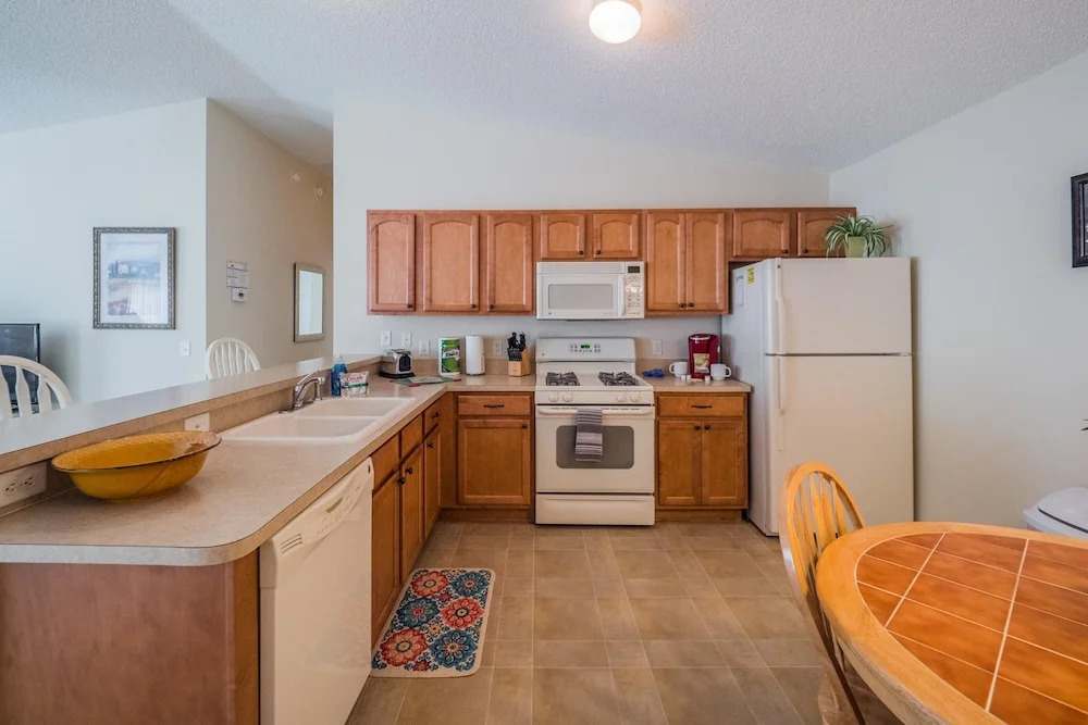 Katherine Place 329 by White Pelican VR