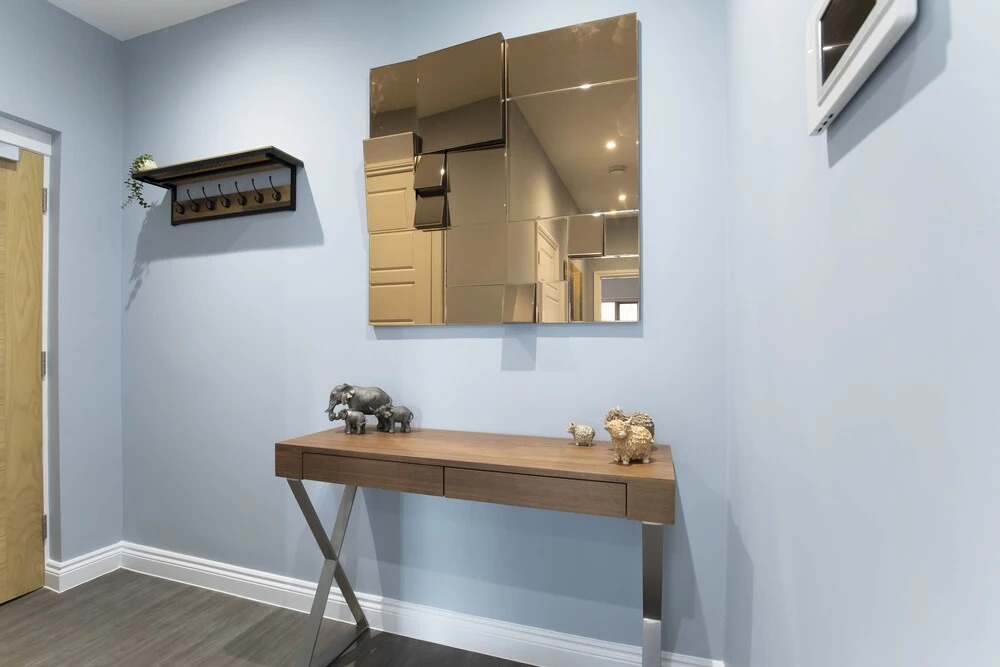 Elliot Oliver - Luxurious Two Bedroom Apartment in The Docks