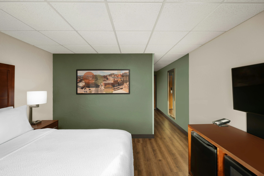 Garner Hotel Butte by IHG