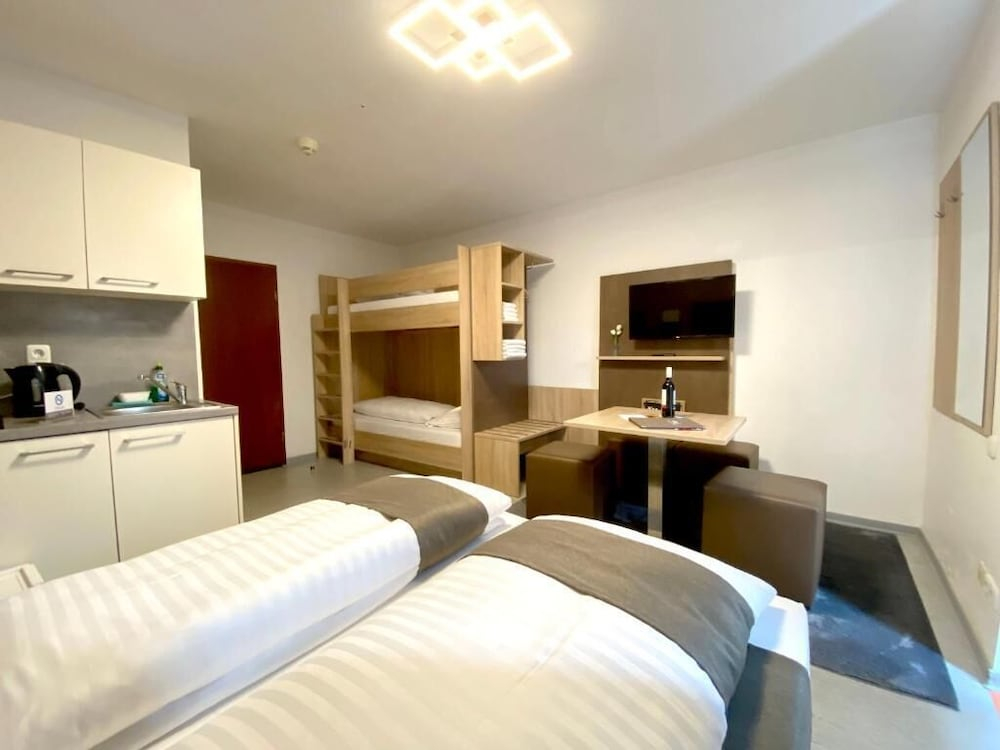 Hana Aparthotel