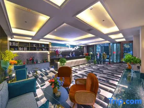 Lushan Yunlian Hotel (Guling Street Cableway Upper Platform)
