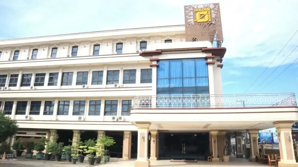 Hotel Golden Season