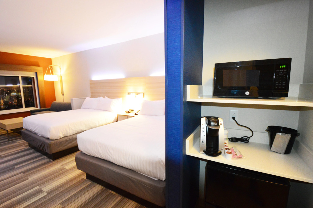 Holiday Inn Express & Suites Toledo South - Perrysburg by IHG