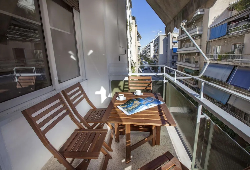 Modern Apartment close to Acropolis Museum by GHH