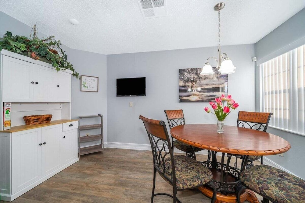 4820 Jamaica Lane 4bed