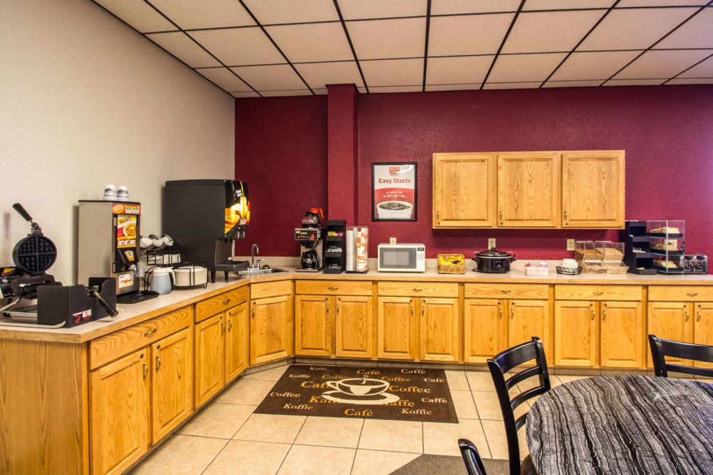 Econo Lodge - Valley City