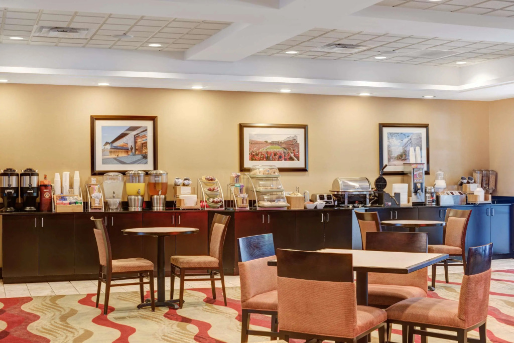 Holiday Inn Express & Suites Raleigh West - Lenovo Center by IHG