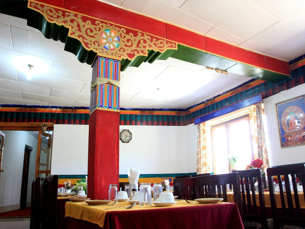 Hotel Mahay Palace