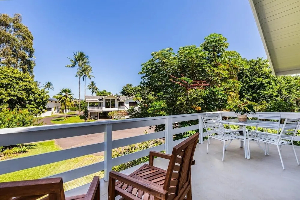 Hanalei Hideaway 2 Bedroom Home by RedAwning