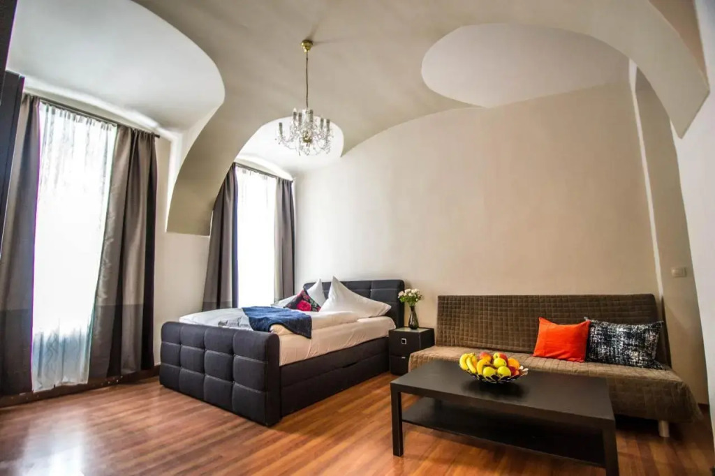 4BDR Historical Spirit Apt by Ruterra