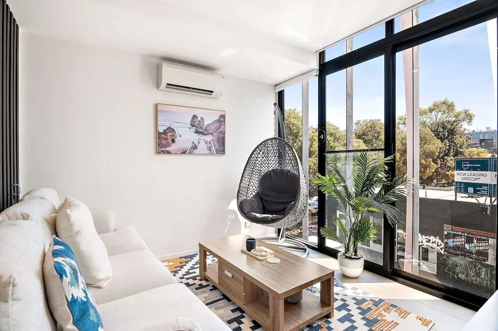 Modern 2-bedroom Retreat Minutes From St Kilda