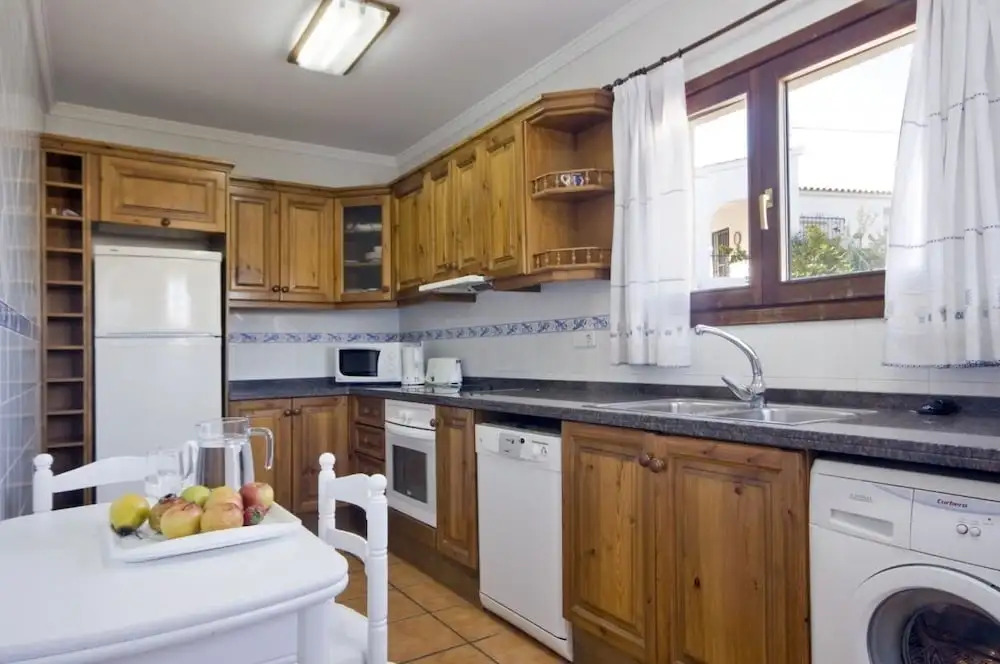 Villa - 4 Bedrooms with Pool, WiFi and Sea views - 105045