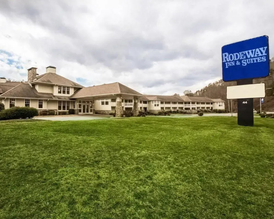 Comfort Inn On the River - Cherokee