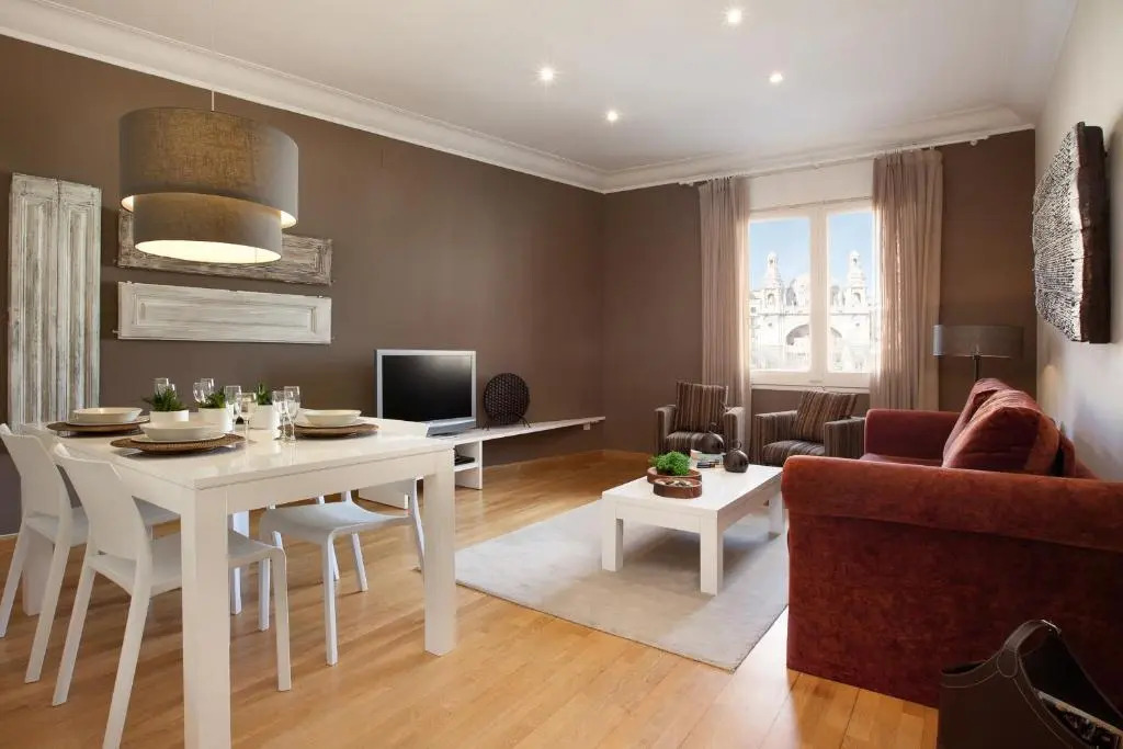 Enjoybcn Coliseum Apartments