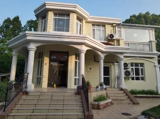 Qeejun Homestay Villa