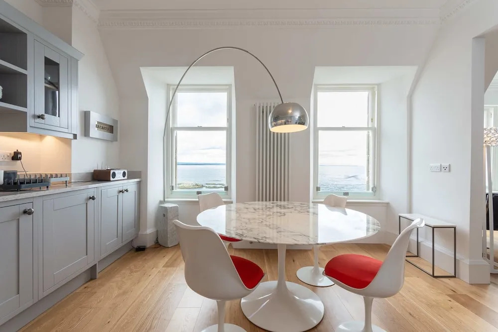 Luxury Penthouse on The Scores