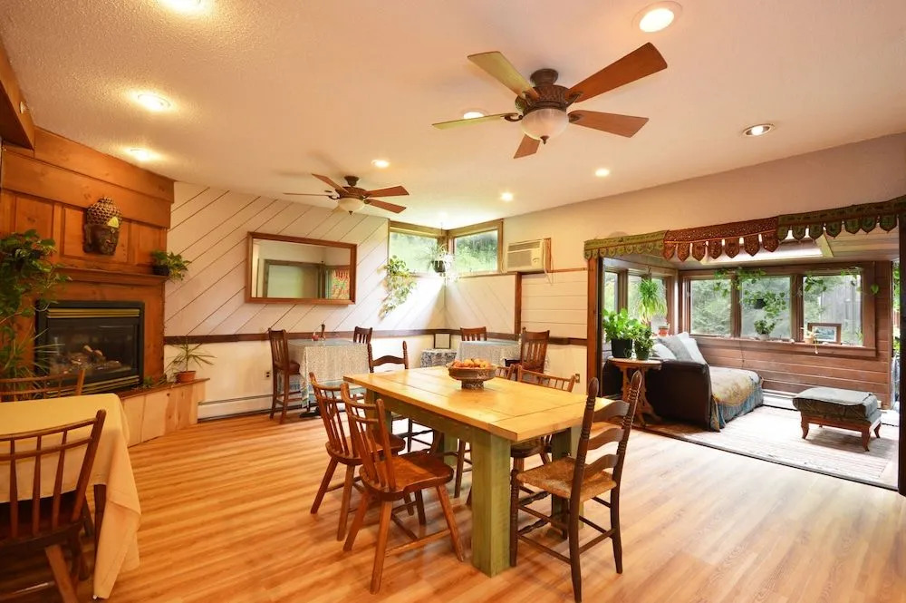 Lotus Mountain Retreat