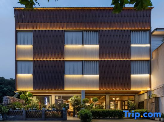 Xishan Zephyr Springs Boutique Stay with Garden & Hot Spring