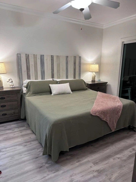 Crystal Shores West 1103