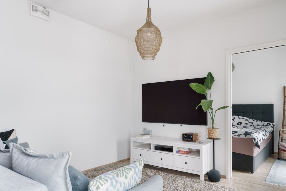 Modern 1BR Apt in Mall of Tripla