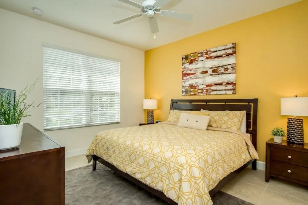 Stunning Modern Solterra 5 Bedroom/4 Bathroom Home