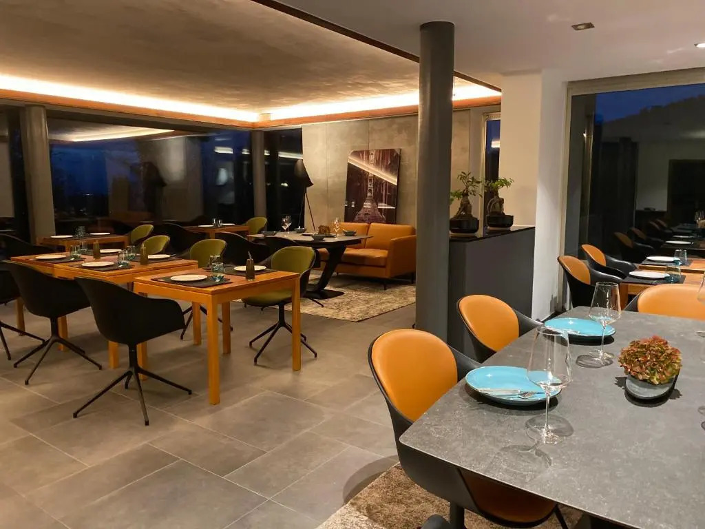 DAS SCHLOSSBERG - Boutique Hotel im Park- Nahe der Therme