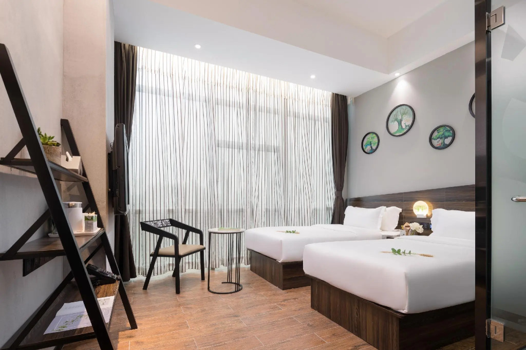 Spring Time Hotel
