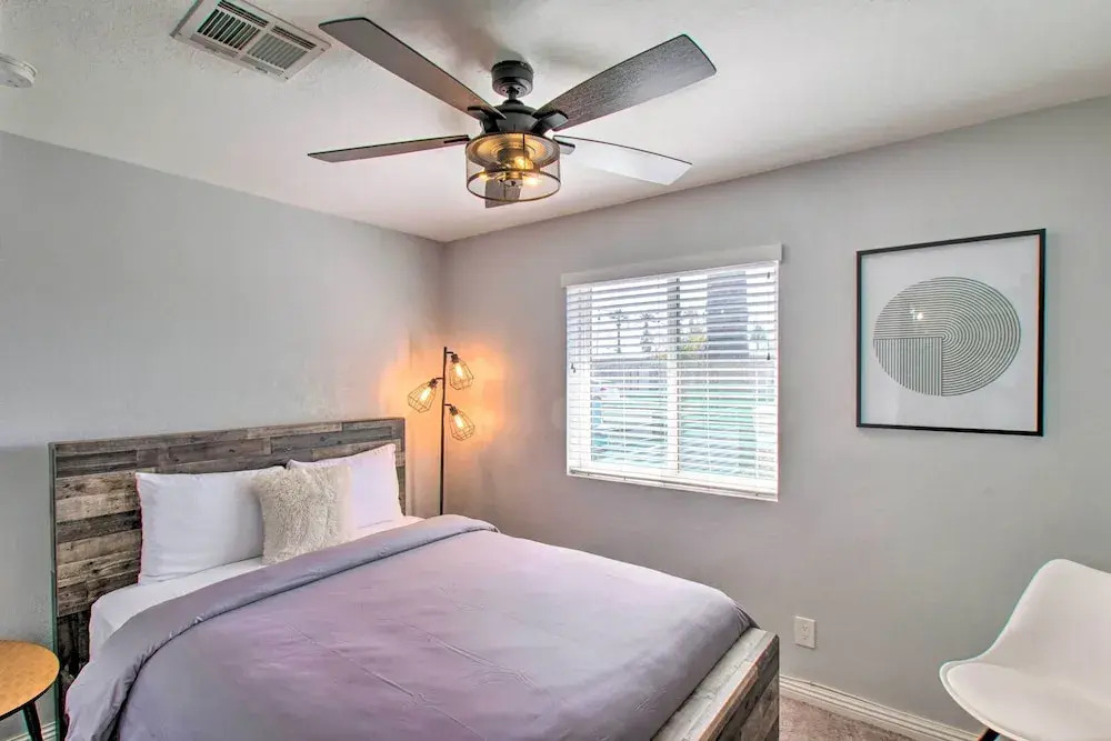 Charming Phoenix Home with Patio about 3 Miles to Dtwn