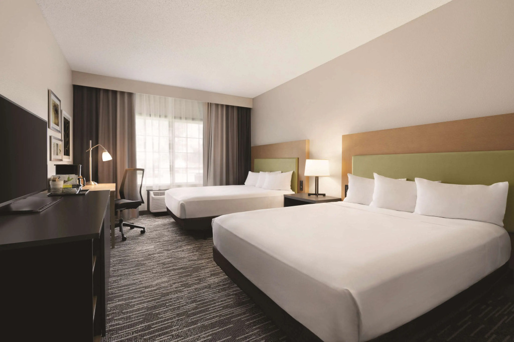 Country Inn & Suites by Radisson, Detroit Lakes