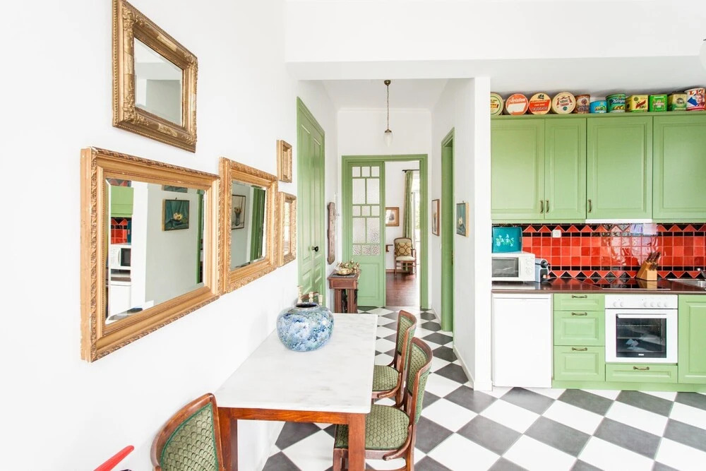 Stylish Art Deco Apartment Close To The Beach