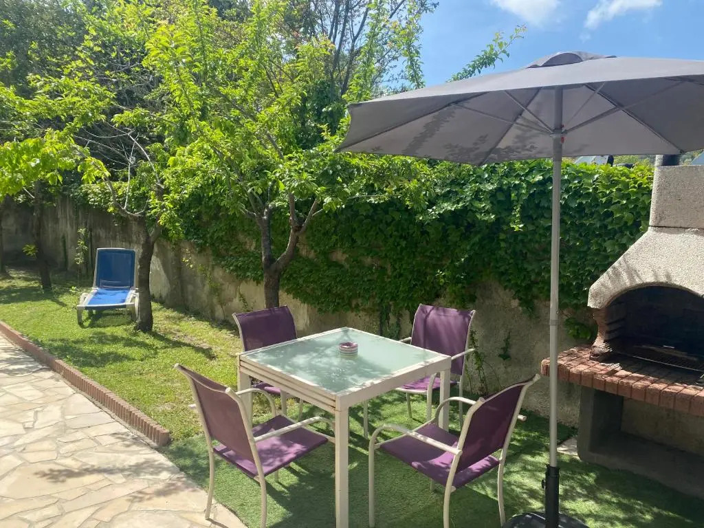 3 Pièces climatisé en rez de jardin avec piscine